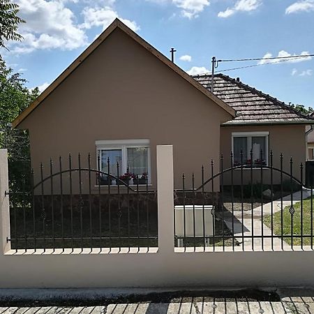 Vivien Apartman Fonyód المظهر الخارجي الصورة